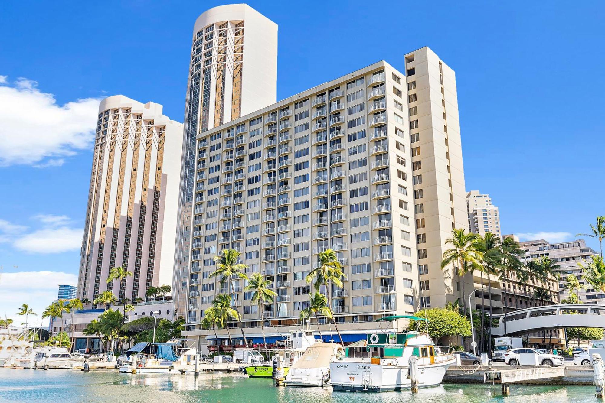 Apartment Ilikai Marina Stunning Ocean & Harbor Views - Walk To The Beach!