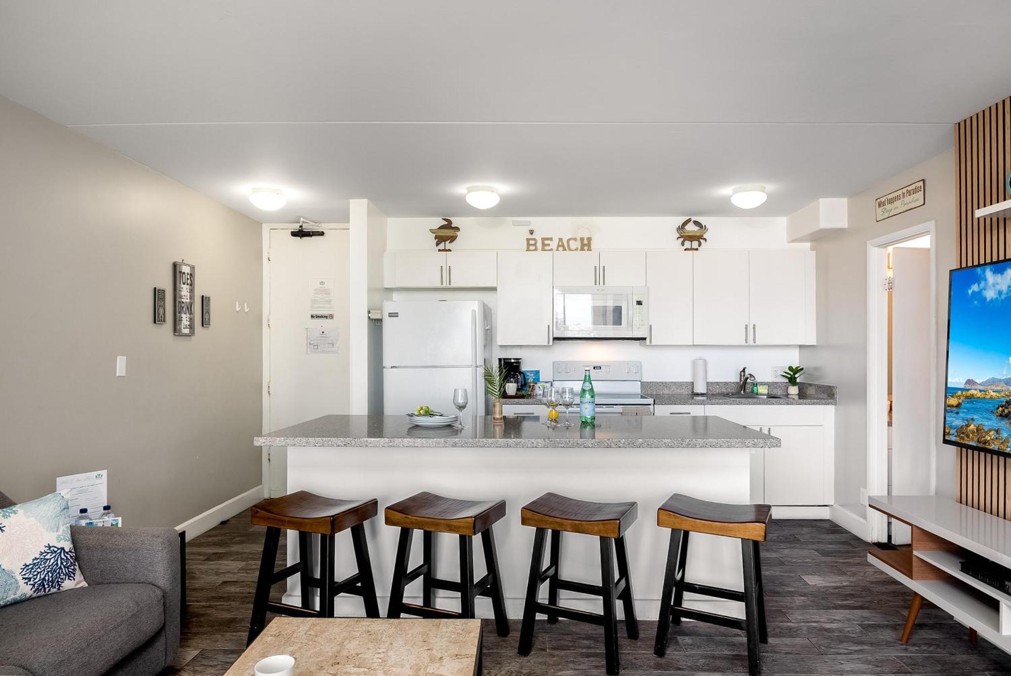 Aloha Vibes With Ocean Views, Near & Parking! Apartment Honolulu