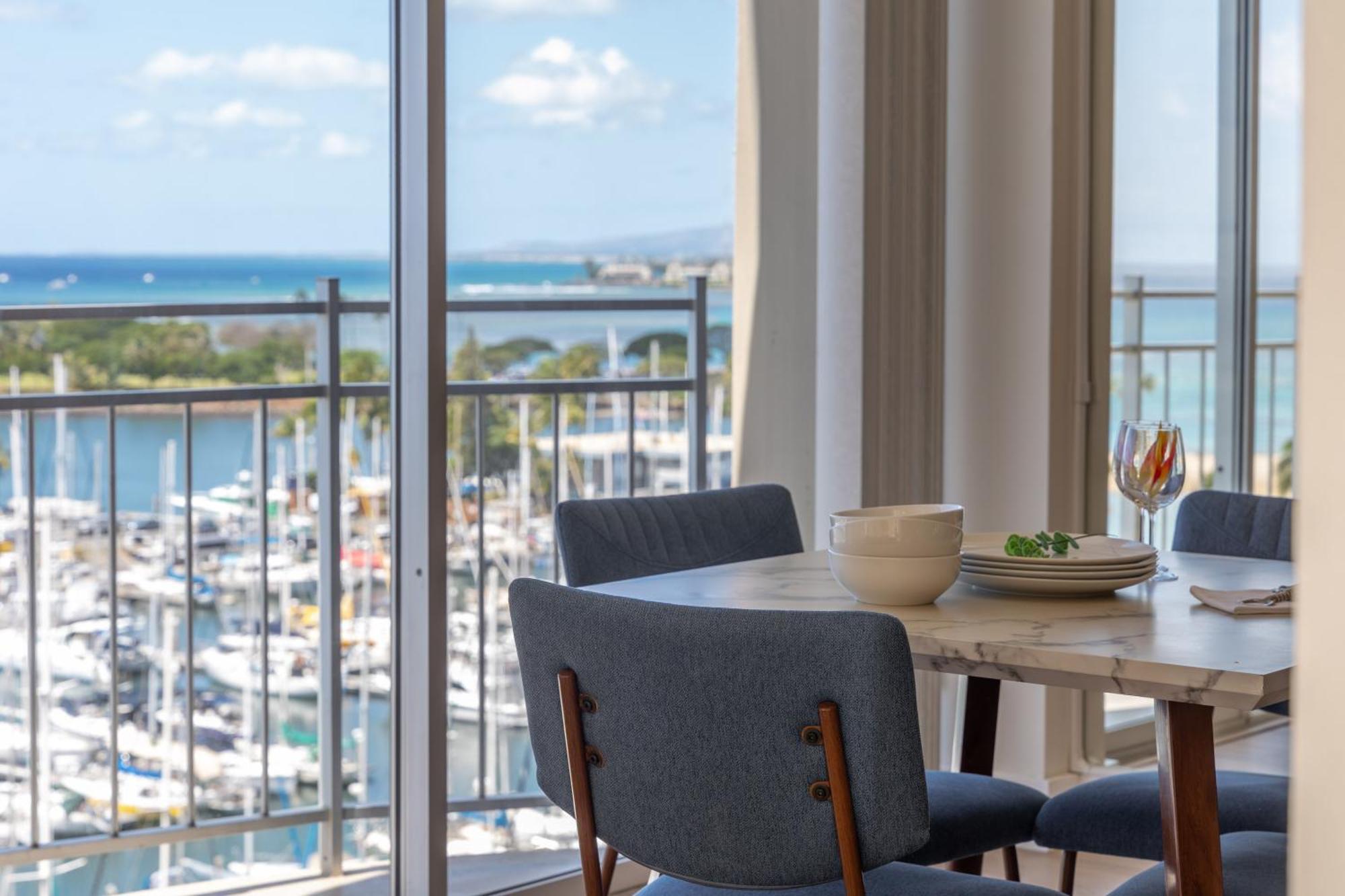 Ilikai Marina Stunning Ocean & Harbor Views - Walk To The Beach! Honolulu