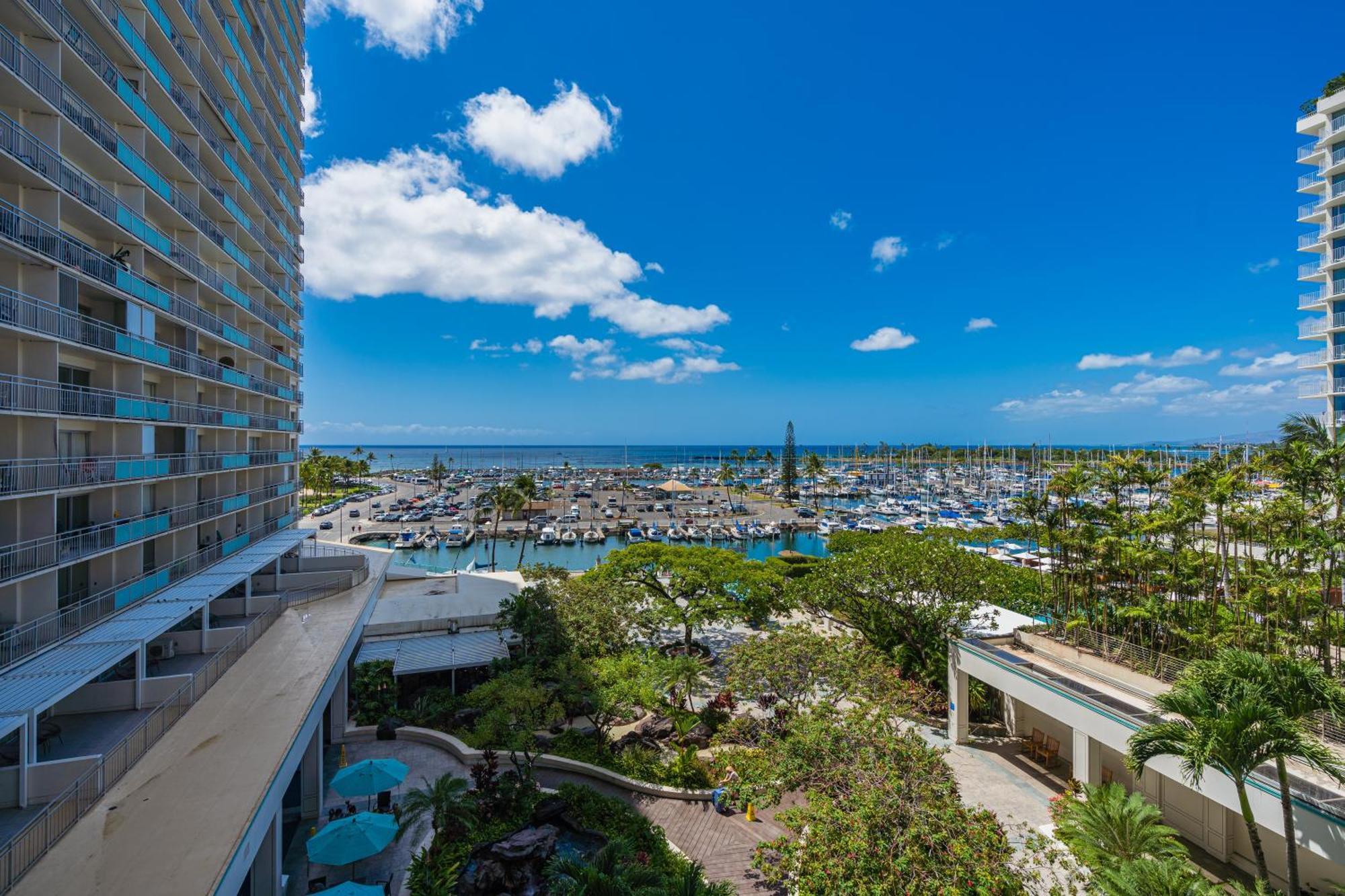 Oceanfront Oasis In Ilikai Apts * Honolulu