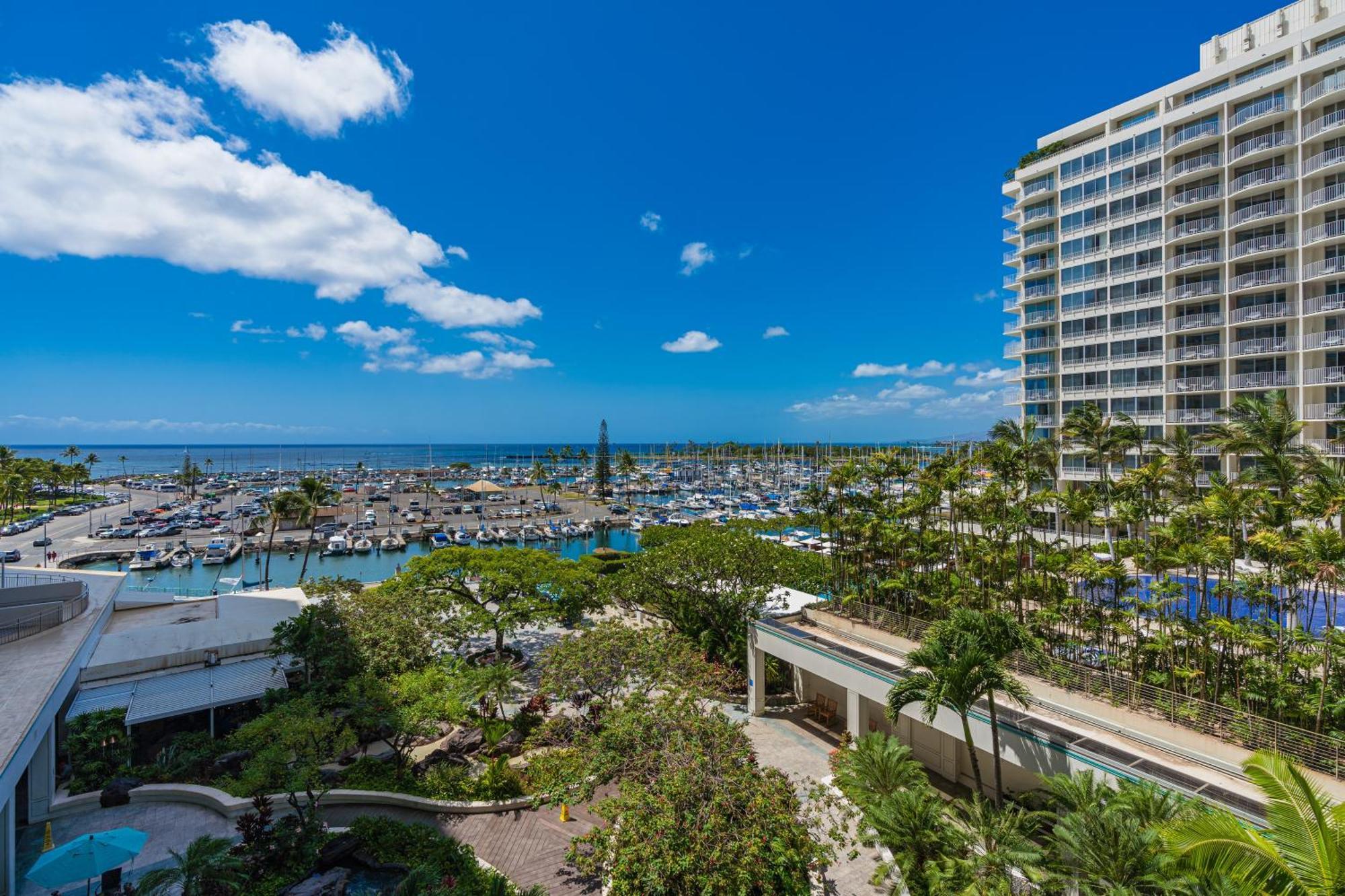 Apartment Oceanfront Oasis In Ilikai Apts