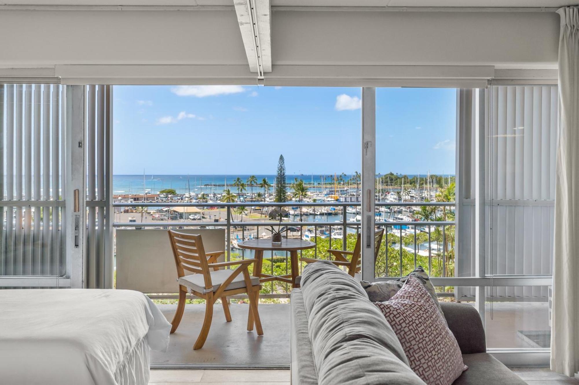 Oceanfront Oasis In Ilikai Apts Apartment Honolulu