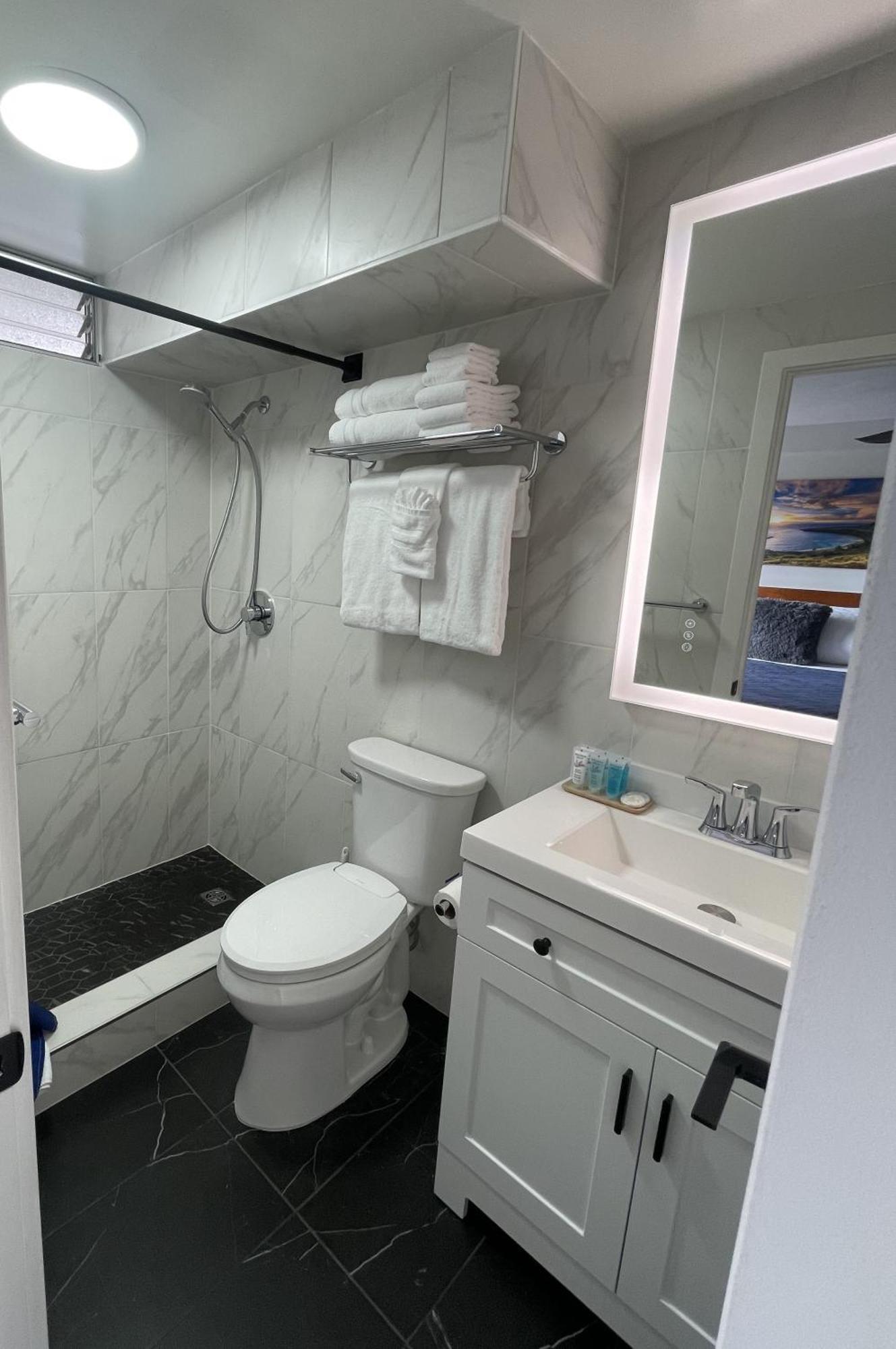 Apartment Contemporary Ocean View - Heart Of Waikiki! Honolulu