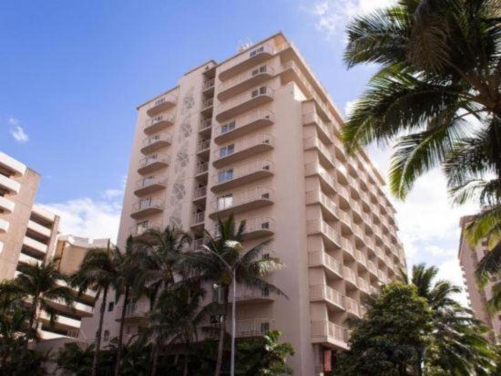 Club Wyndham At Waikiki Beach Walk Hotel 3*