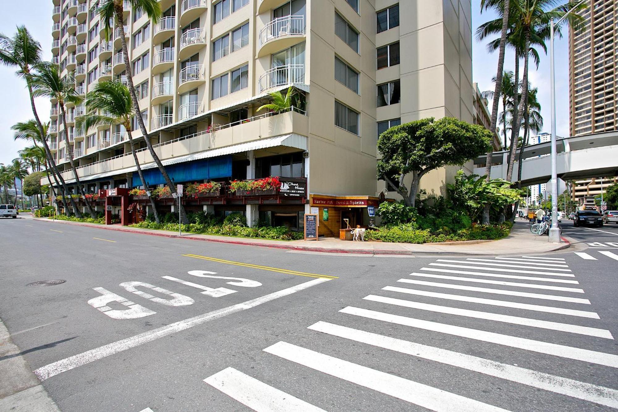 Ilikai Marina 382 Yacht Harbor View 1br