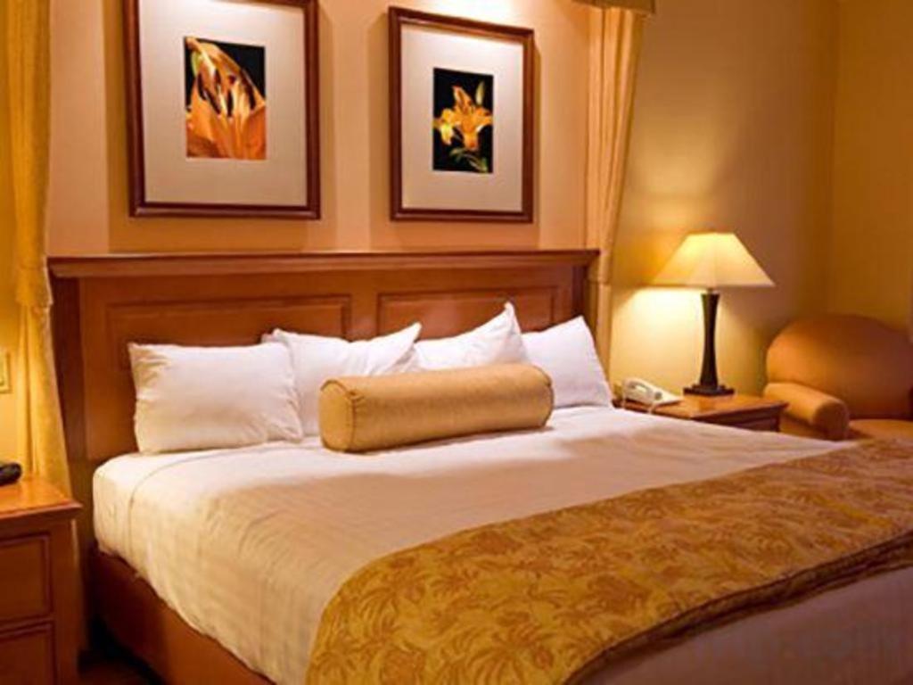 Club Wyndham At Waikiki Beach Walk 3*