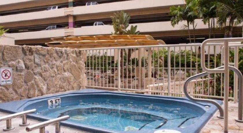 Club Wyndham At Waikiki Beach Walk