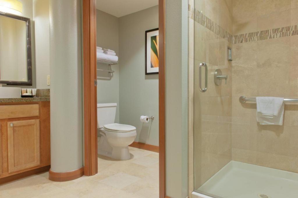 Club Wyndham At Waikiki Beach Walk Hotel