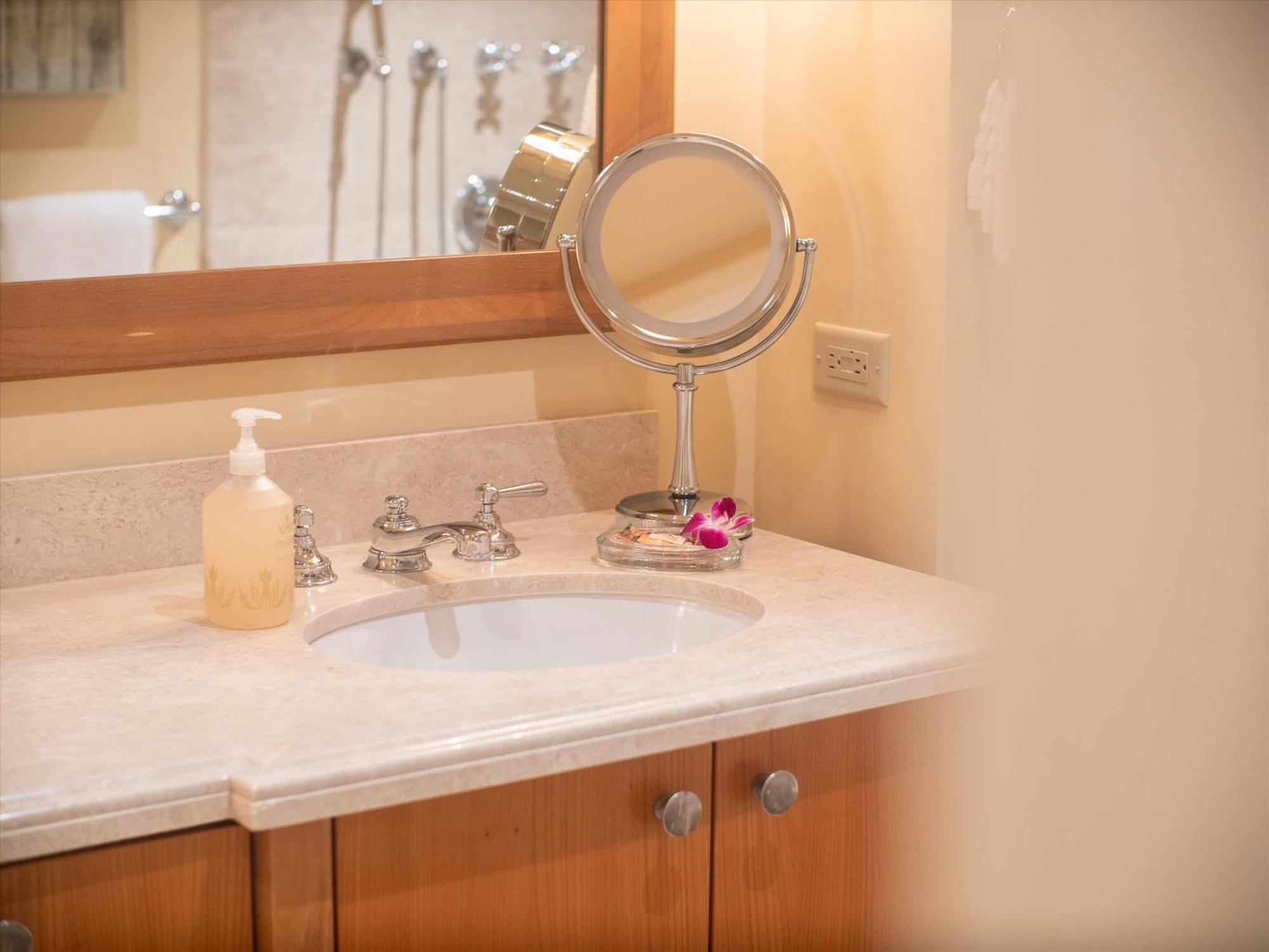 Totally Revamped Pacific Paradise J505 At Wbv! -top Floor Ocean Views!