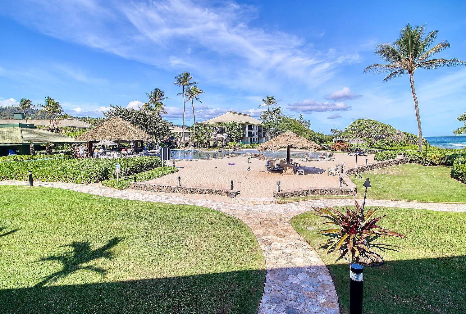 Chic Premier Garden Pool View Front 4-star Apartment