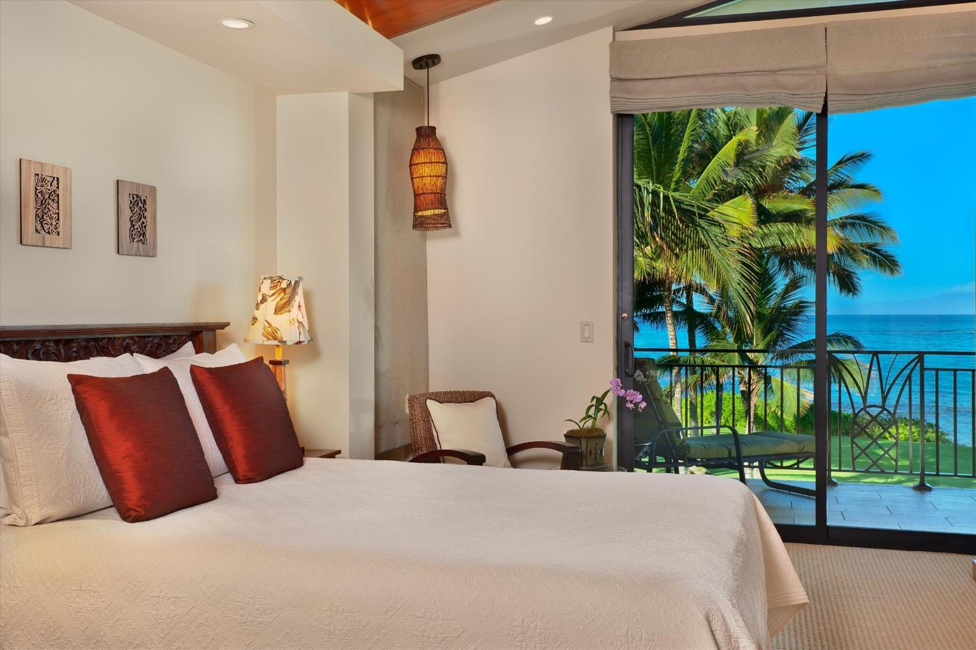 Iconic Oceanfront Estate In Wonderful Wailea, Maui!