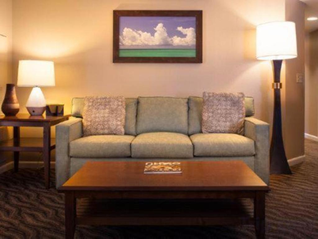 Club Wyndham At Waikiki Walk Hotel 3*