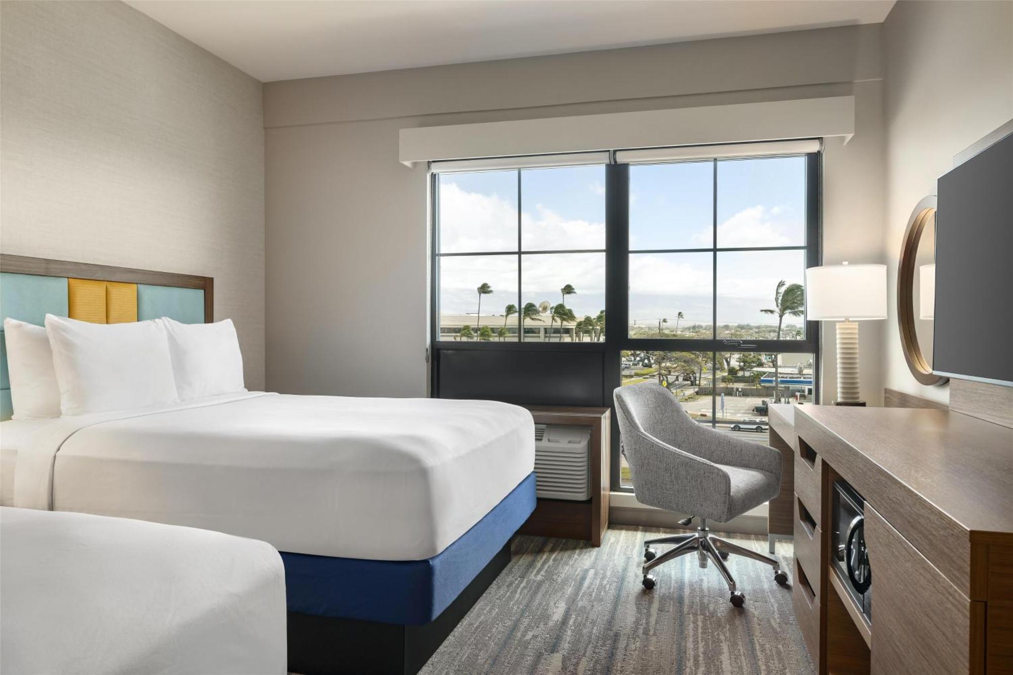Hampton & Maui North Shore Hotel