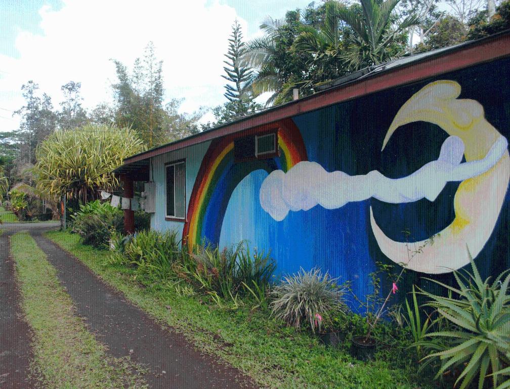 Hedonisia Hawaii Sustainable Community Lodge