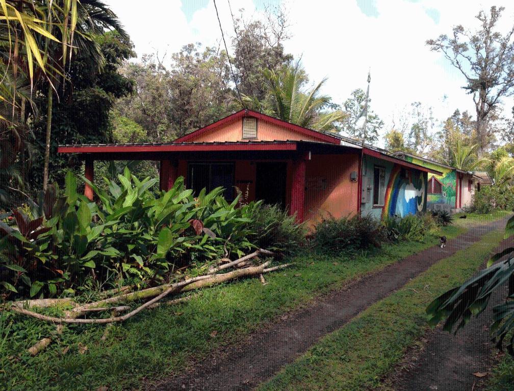 Hedonisia Hawaii Sustainable Community Lodge *
