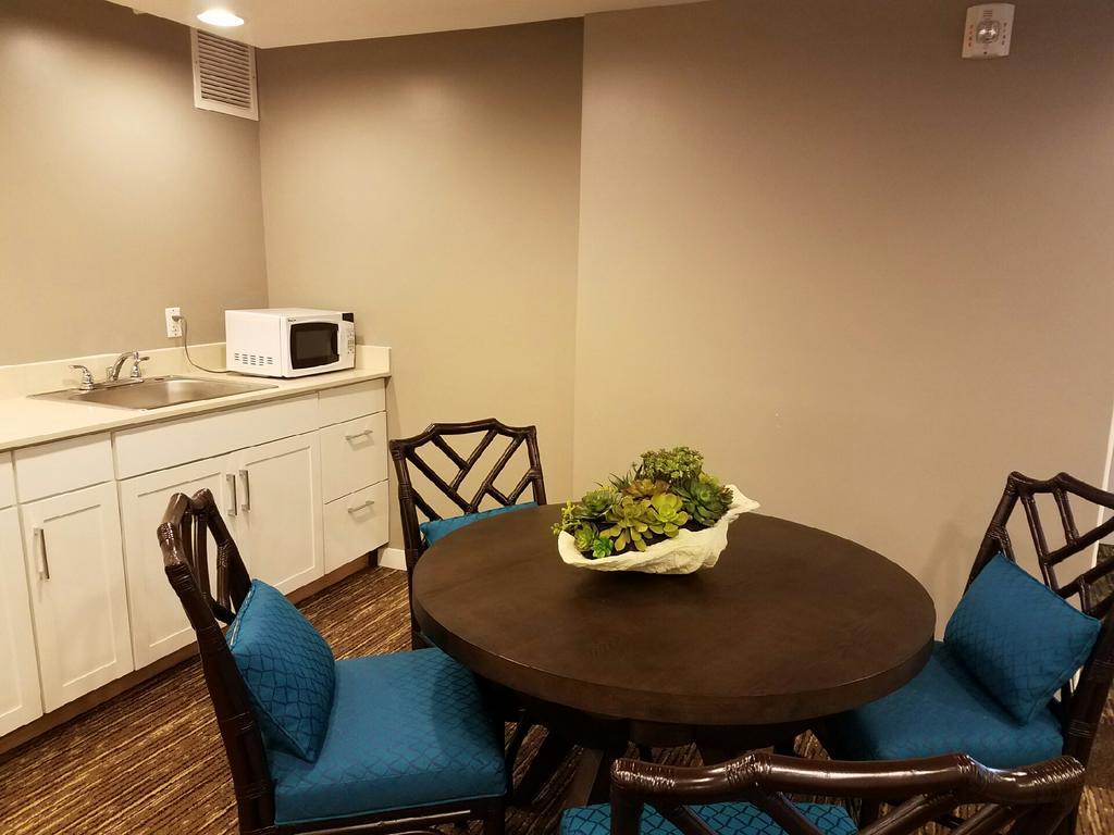 Aparthotel 2417 At Oceanfront Kauai Drive Private 4*