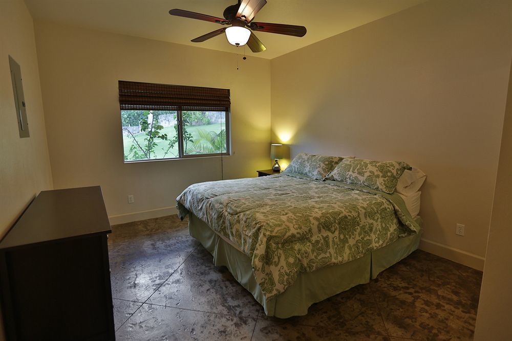 Hale Maluhia Hotel 4*
