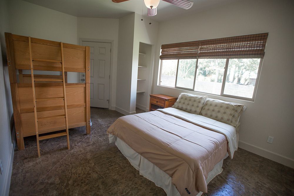 Hale Maluhia Hotel 4*