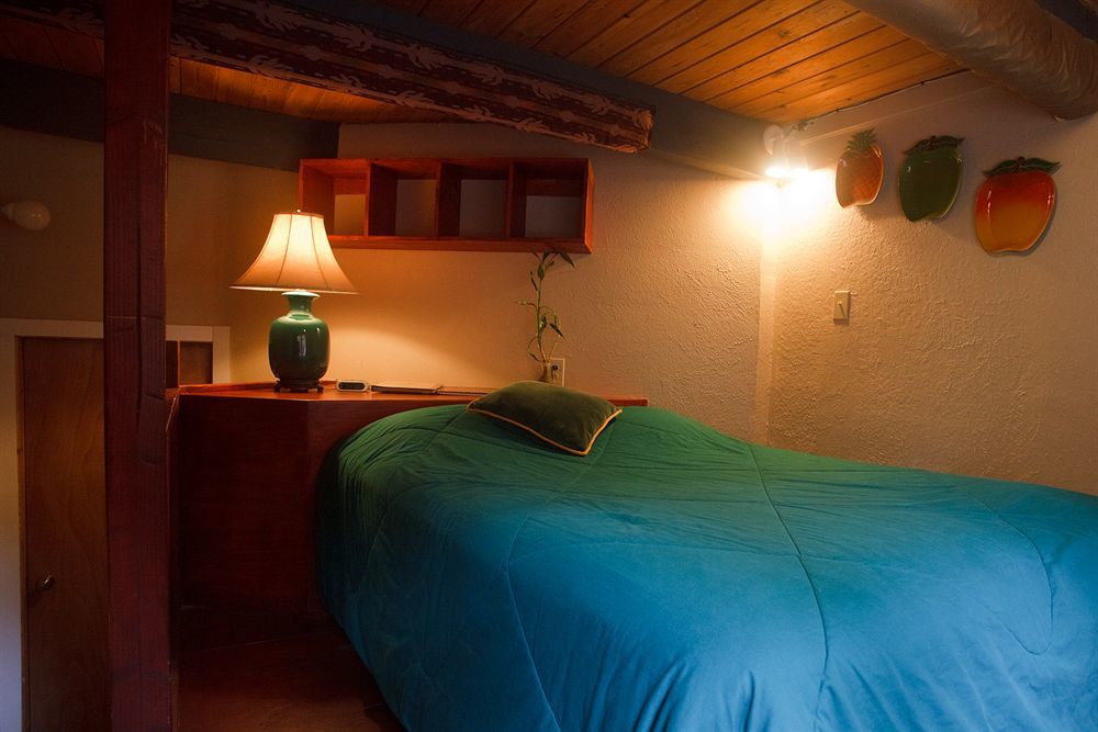 Kilauea Lodge