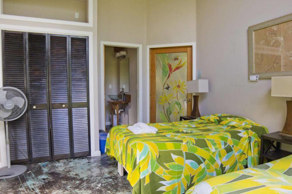 Kalani Lodge *