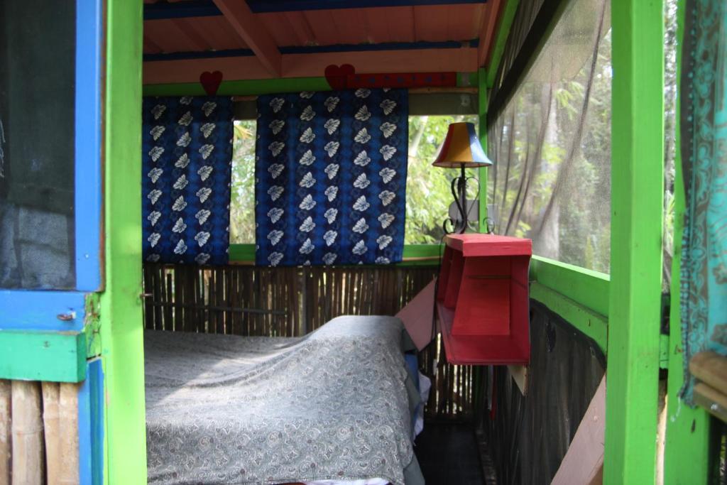Lodge Hedonisia Hawaii Sustainable Community