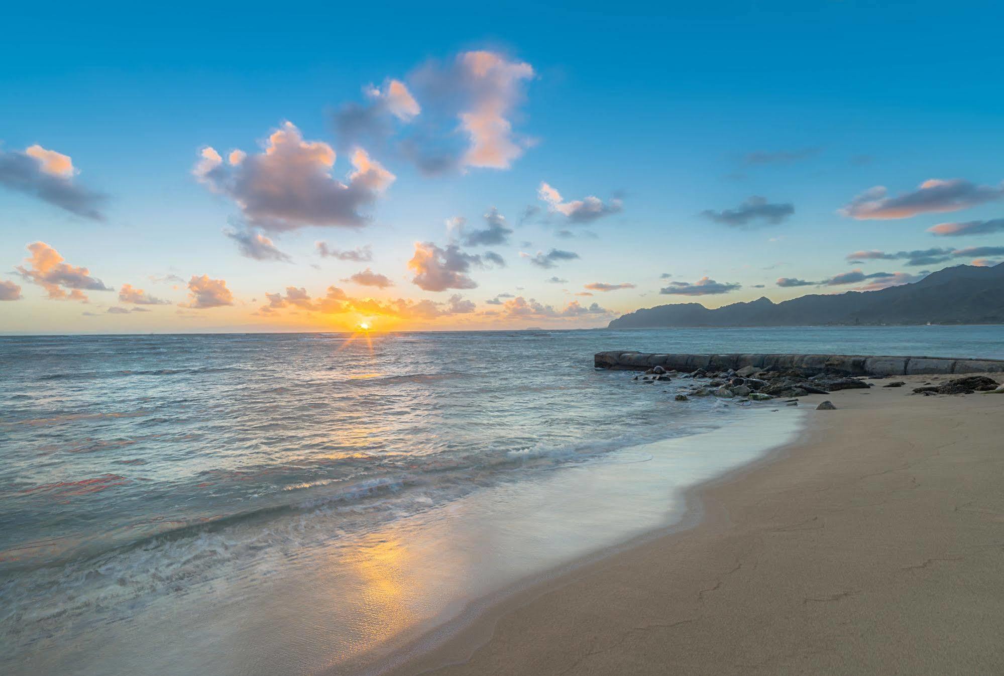 Tiki Moon * Oahu