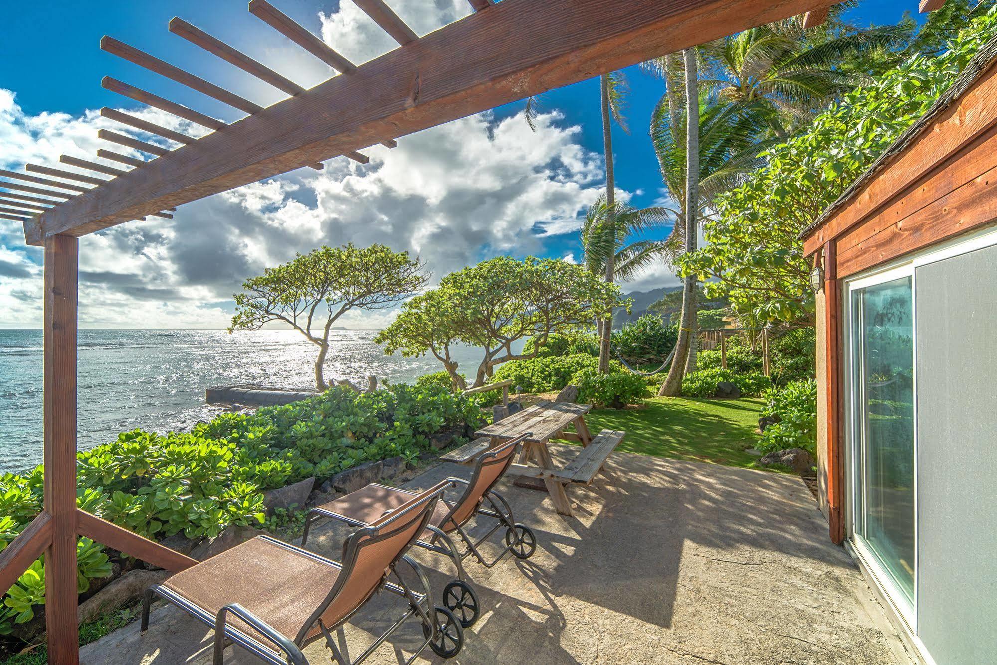 Tiki Moon Villa