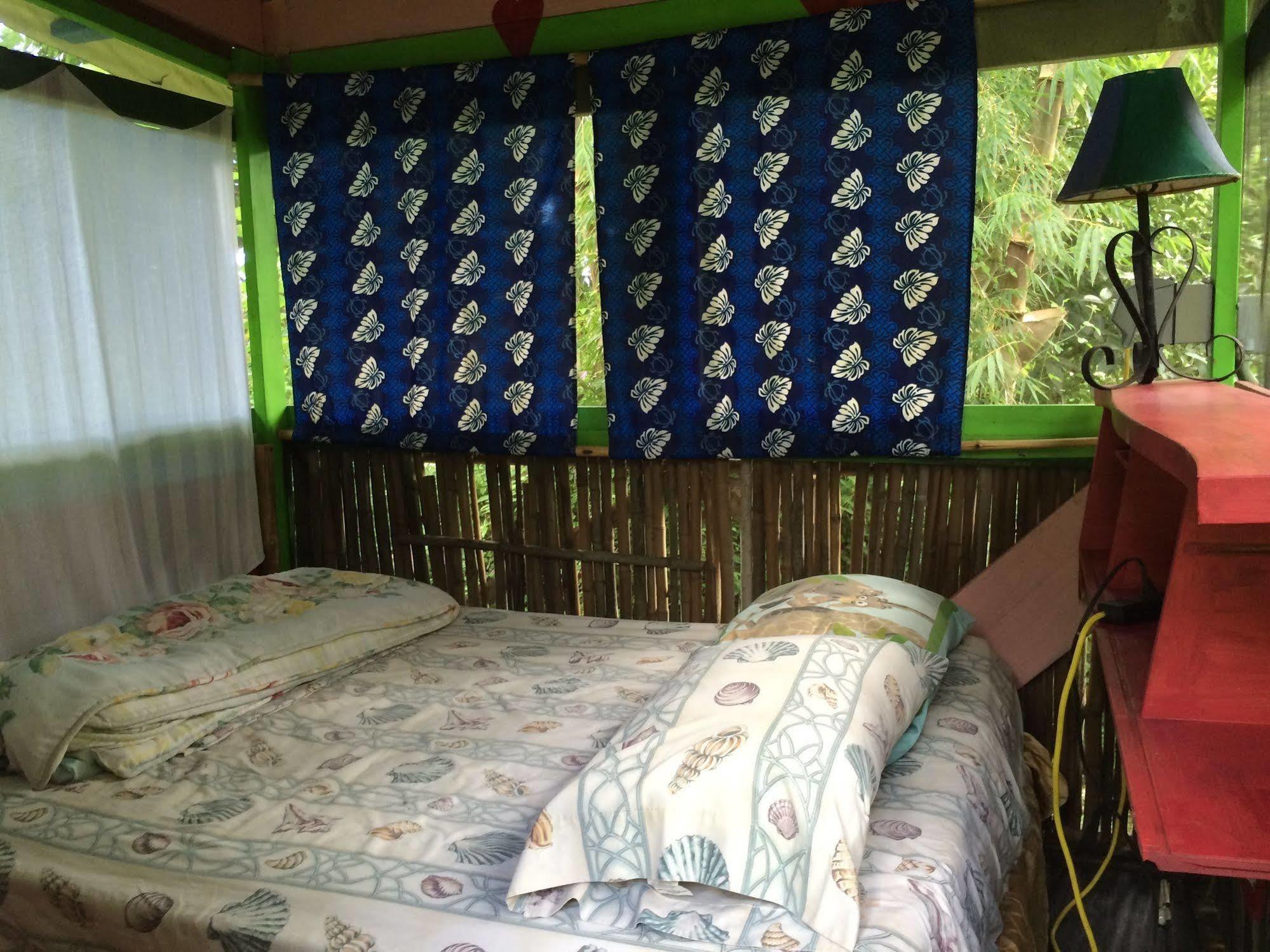 Lodge Hedonisia Hawaii Sustainable Community *