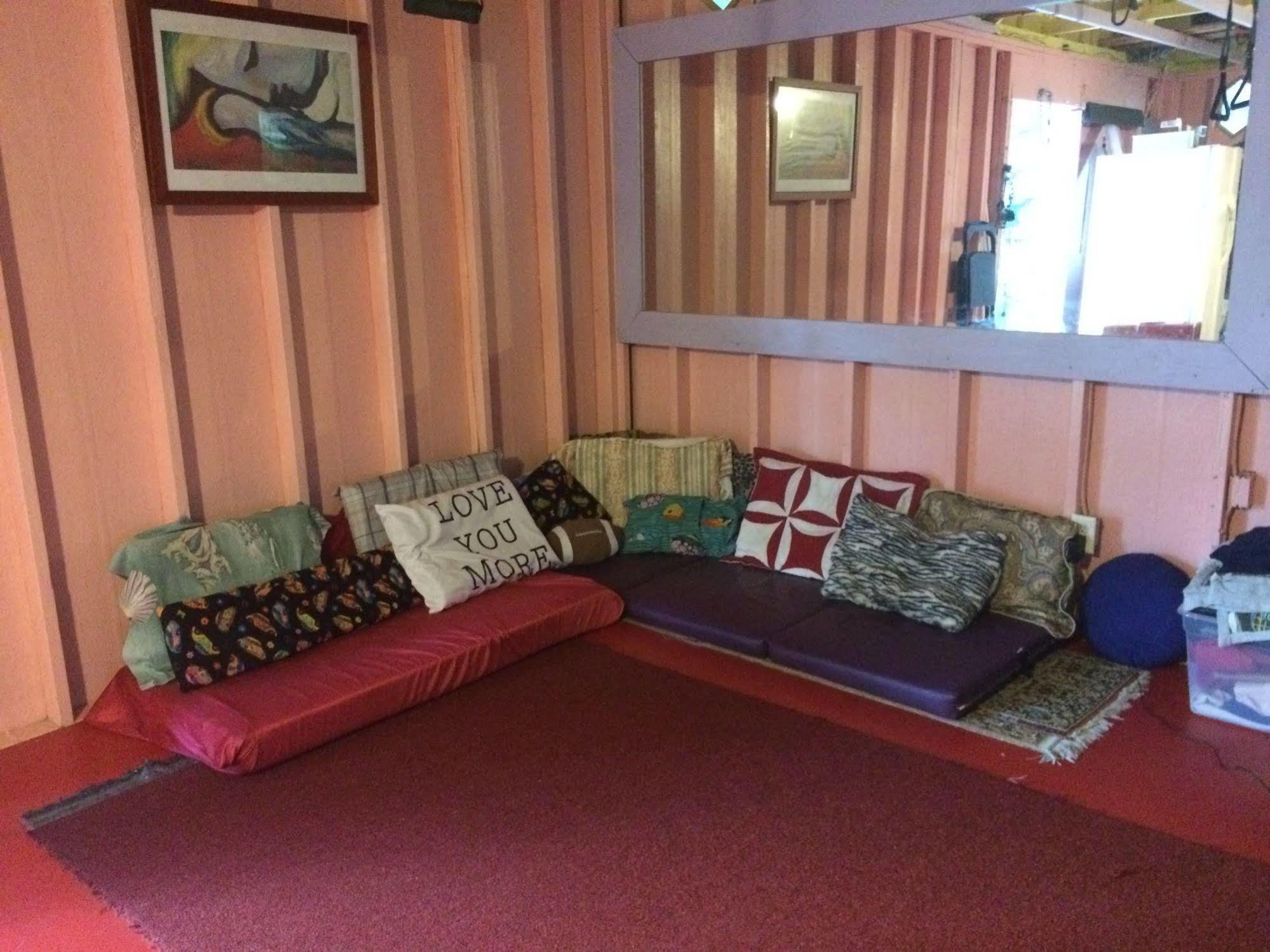 Hedonisia Hawaii Sustainable Community Lodge *