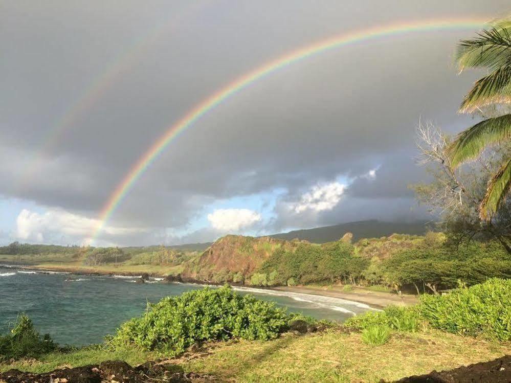 Oceanfront Cottages 3* Hana