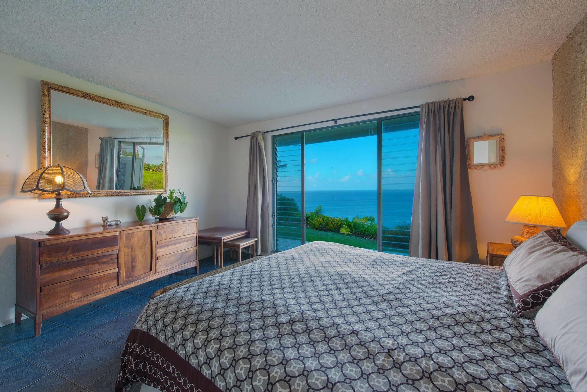 Hotel Alii Kai 3*