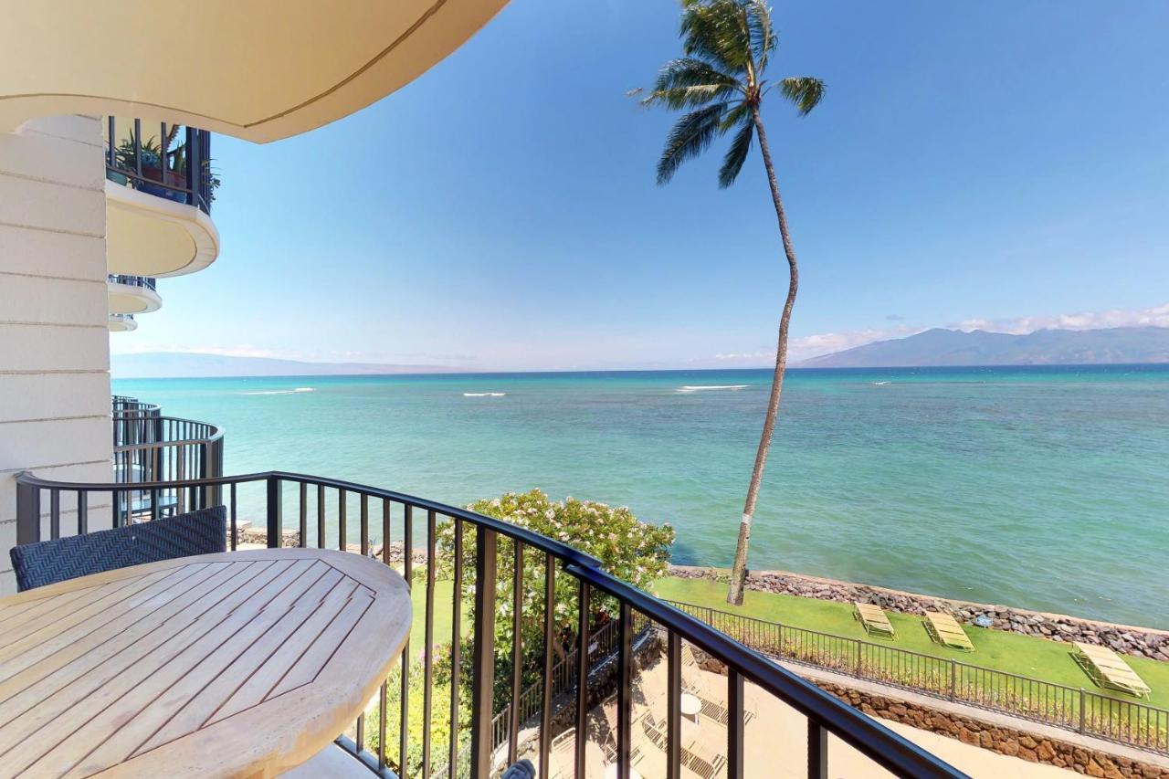 Reef Oceanfront Apartment *