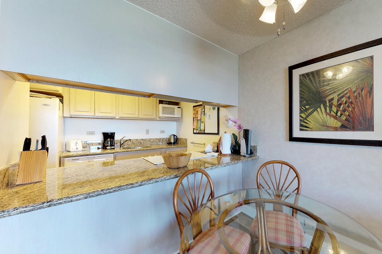 Reef Oceanfront Apartment Kahana