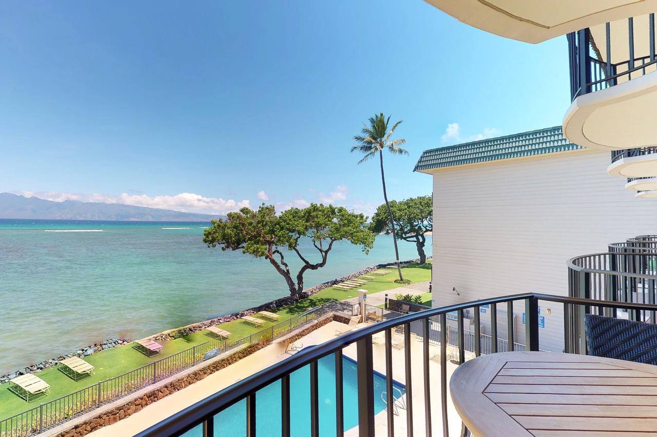 Reef Oceanfront Apartment