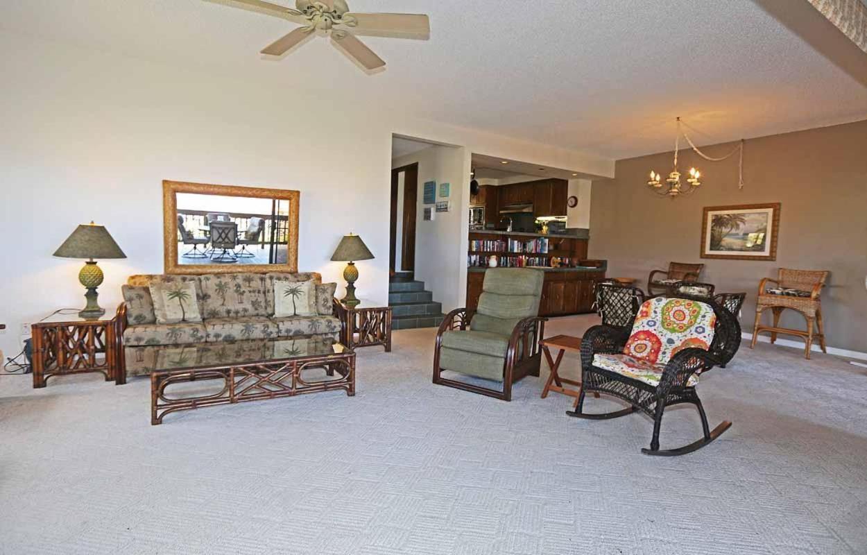 Holiday home Oceanfront With 2 Pools, Tennis Courts, And Expansive Ocean Views - 10-104