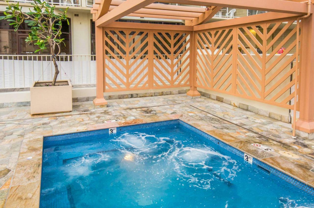 Island Colony Apartment Honolulu