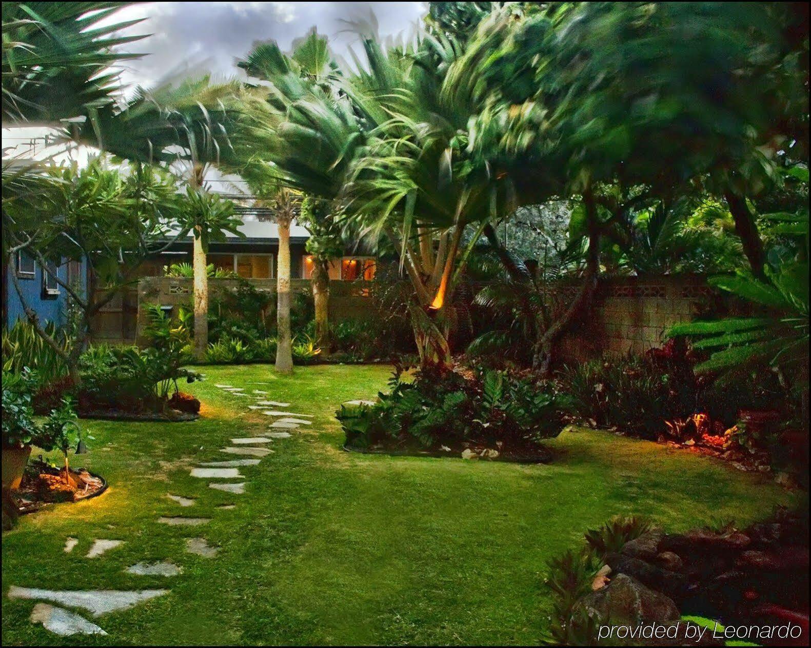 Tiki Moon * Oahu