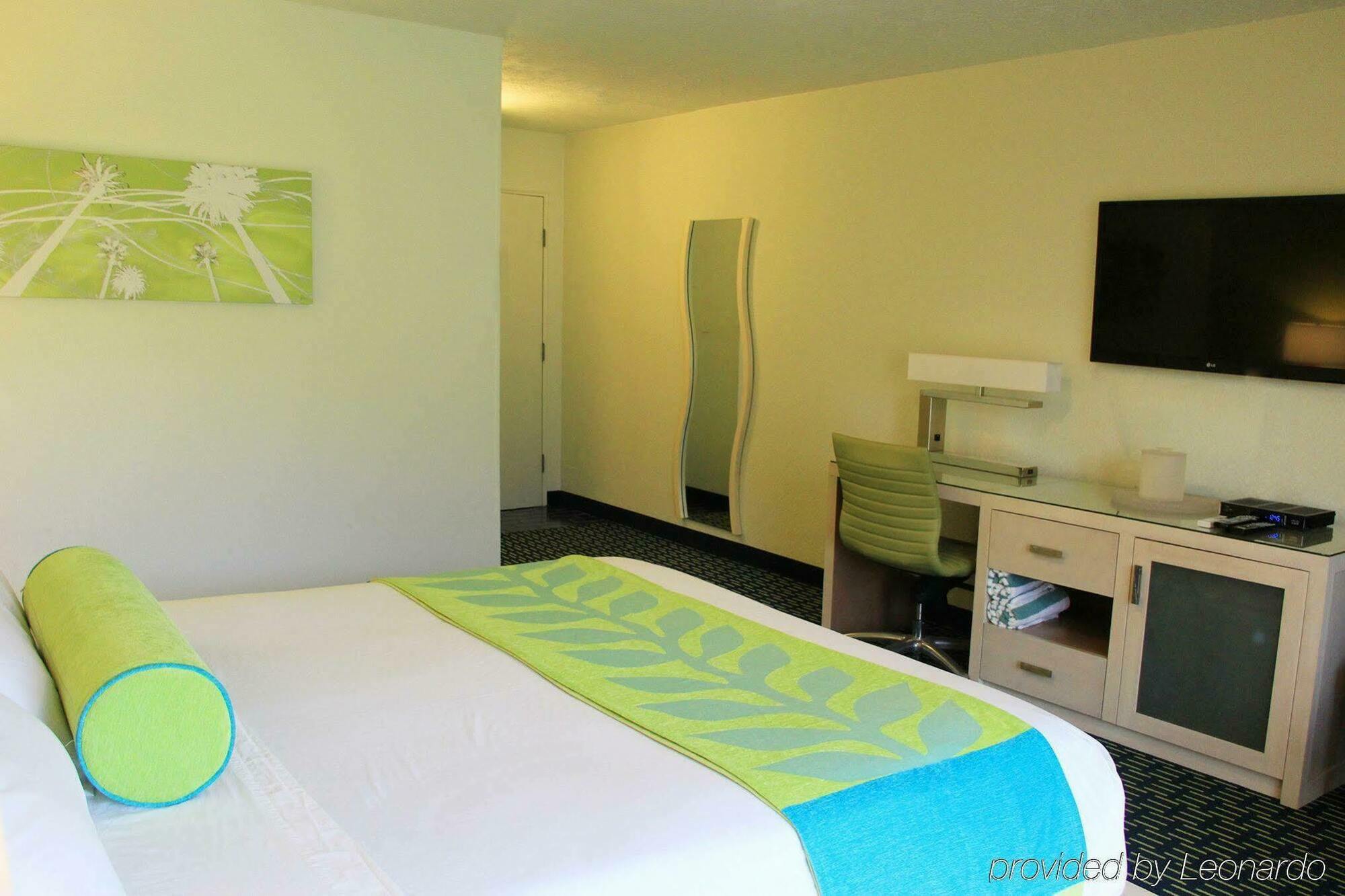 Hotel Kauai Shores 3*