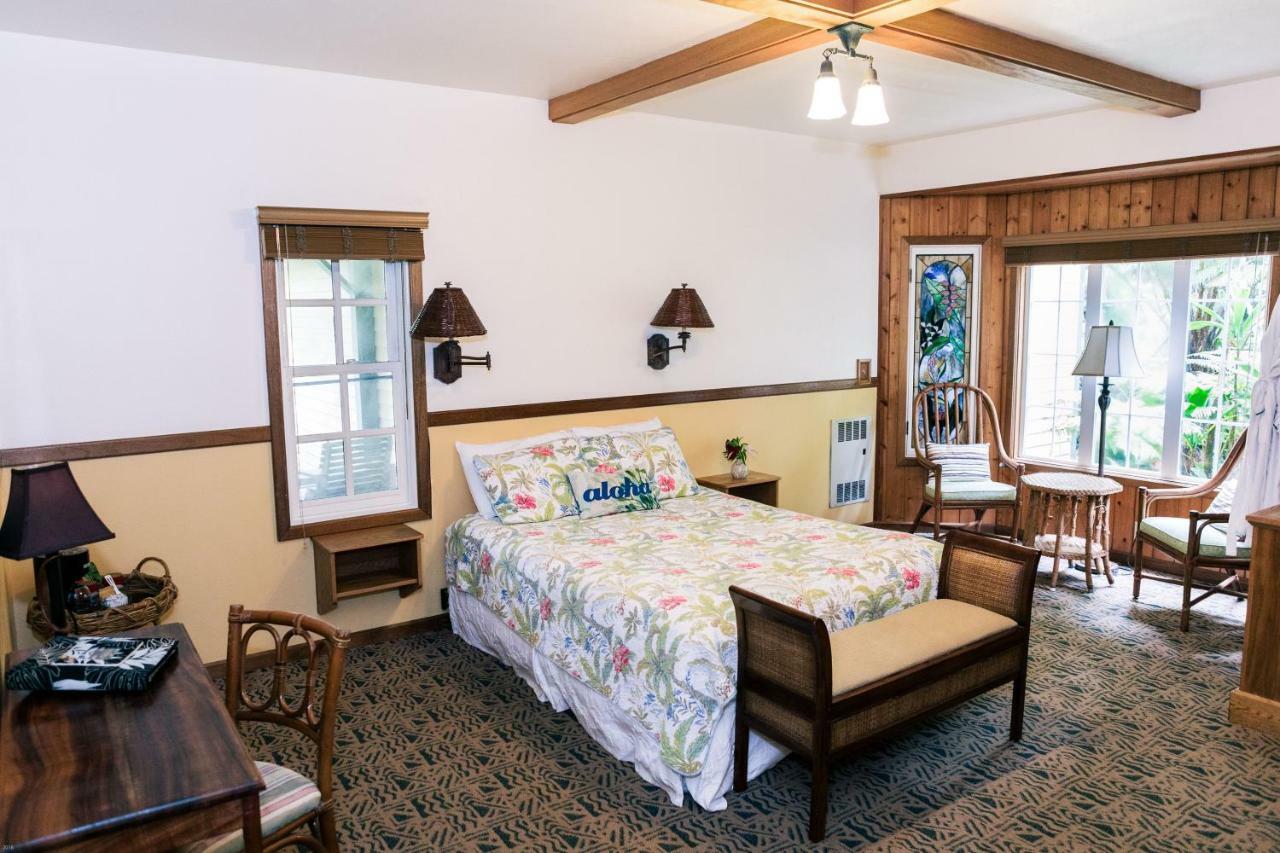 Inn Kilauea And Restaurant
