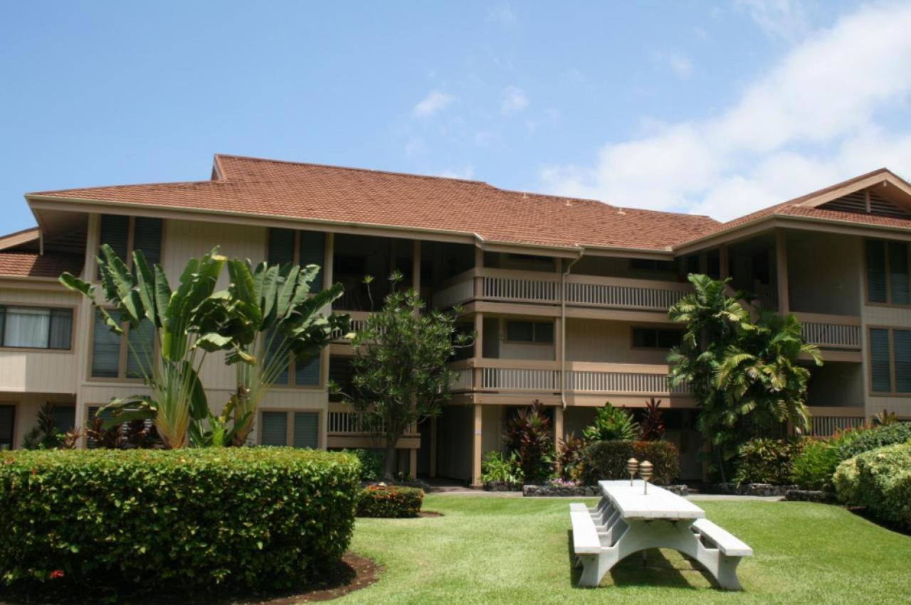 Oceanfront Paradise With Private Lanai Overlooking Bay Holiday home