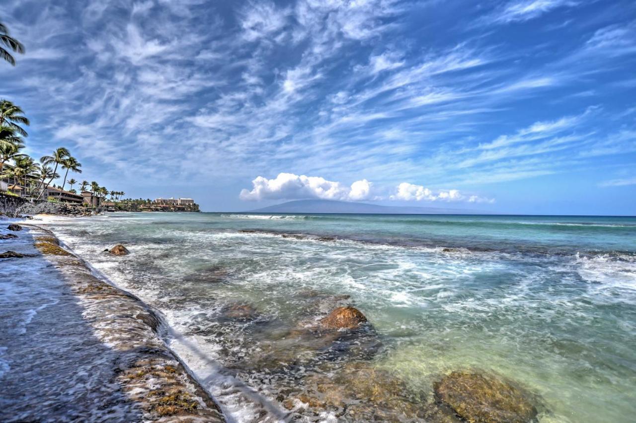 Apartment Oceanfront Lahaina With Balcony And Pool Access!