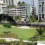 Waikiki Kuhio 1-Bedrm Apt, Ocean View, Free Parking & Wifi