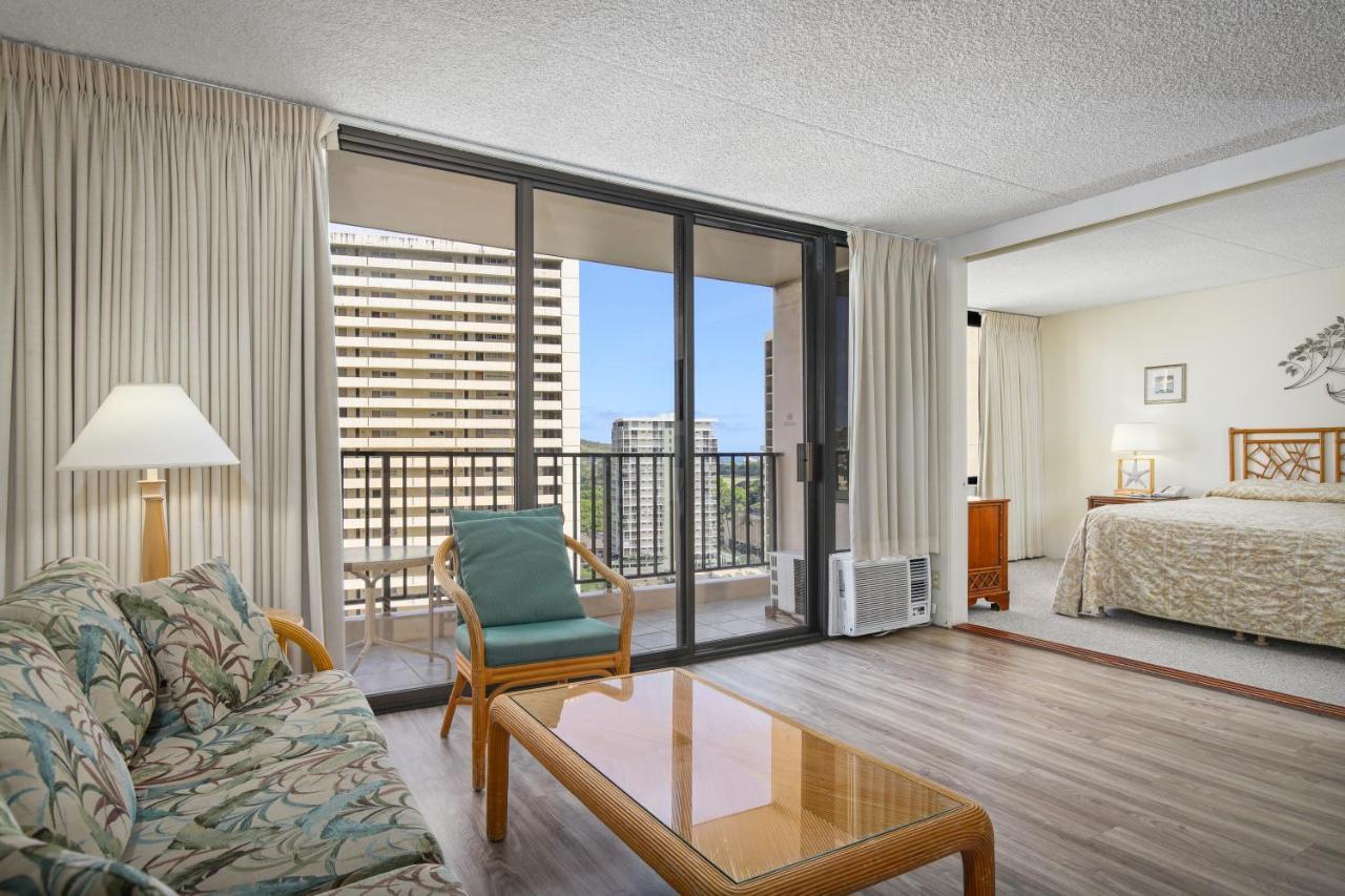 Aston At The Waikiki Banyan 3*