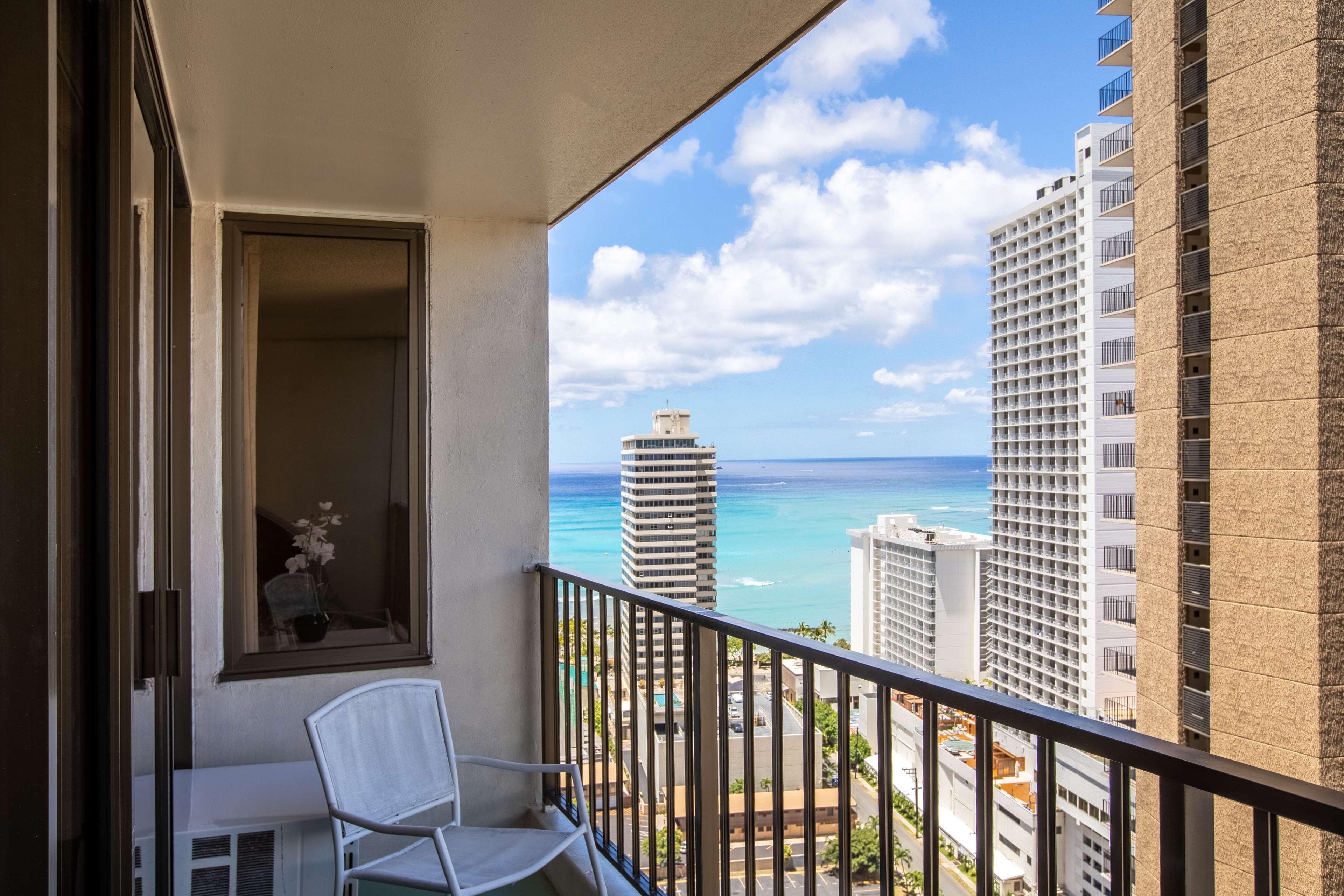 Aston At The Waikiki Banyan Aparthotel 3*