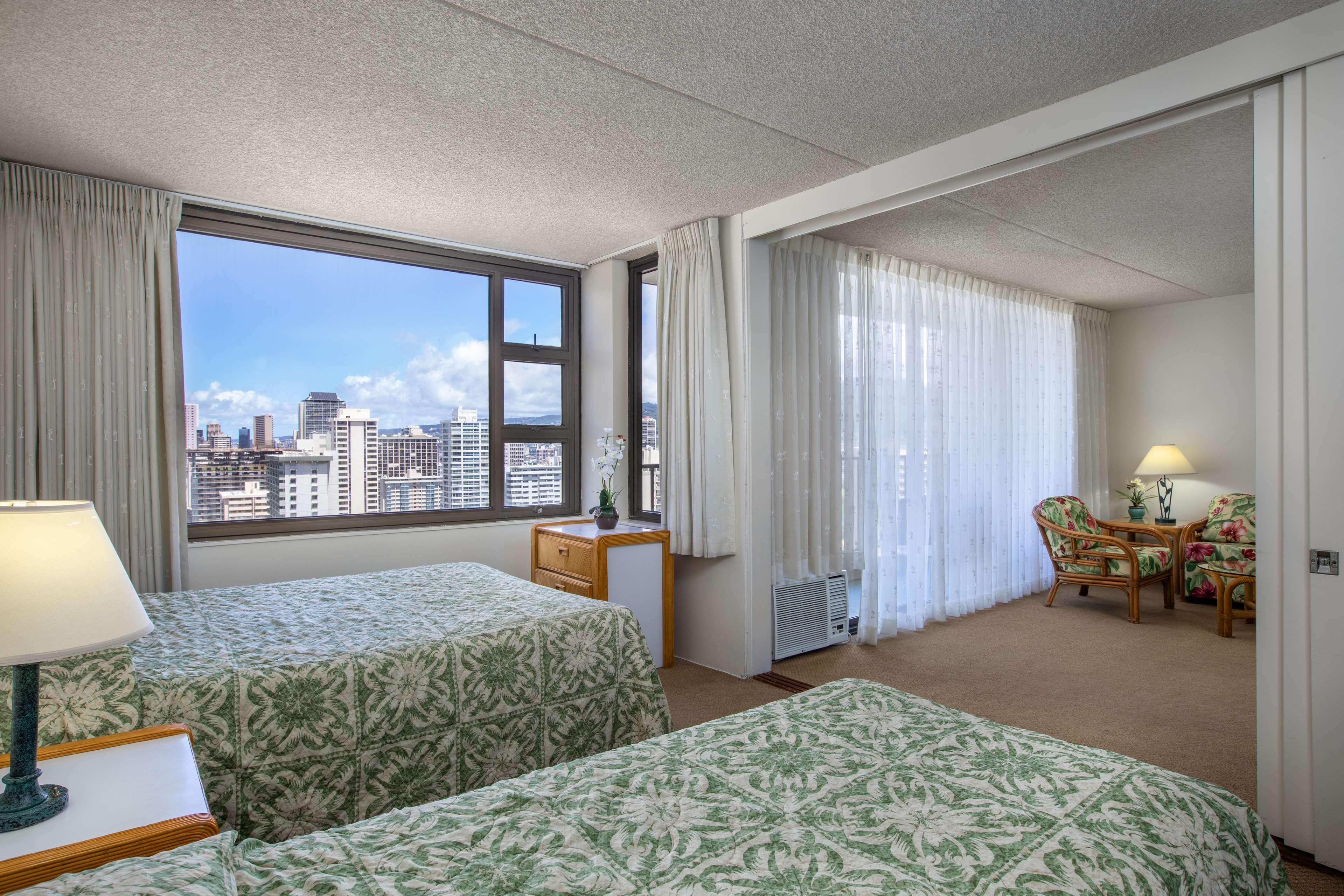 Aston At The Waikiki Banyan Aparthotel 3*