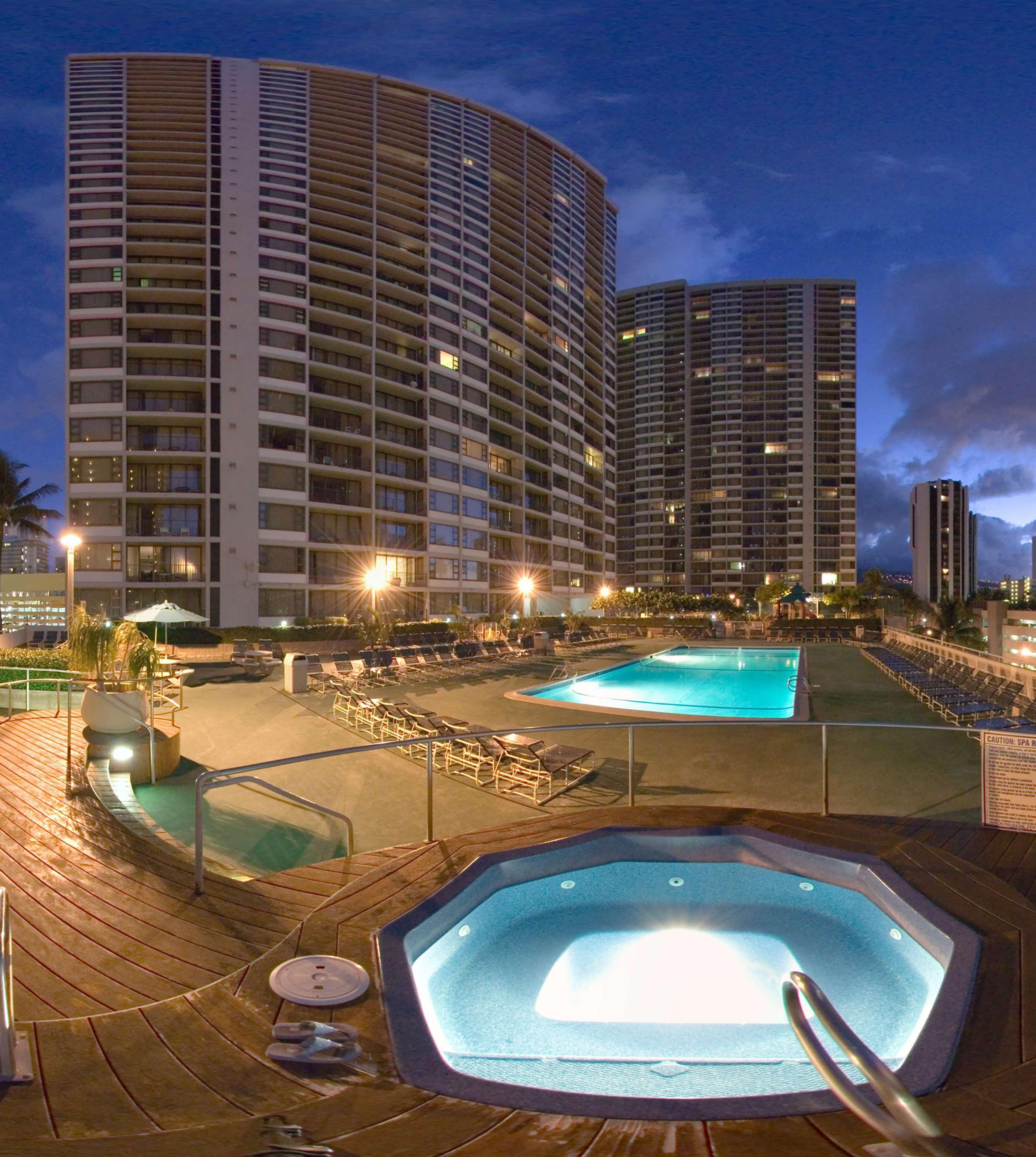 Aston At The Waikiki Banyan Aparthotel 3*