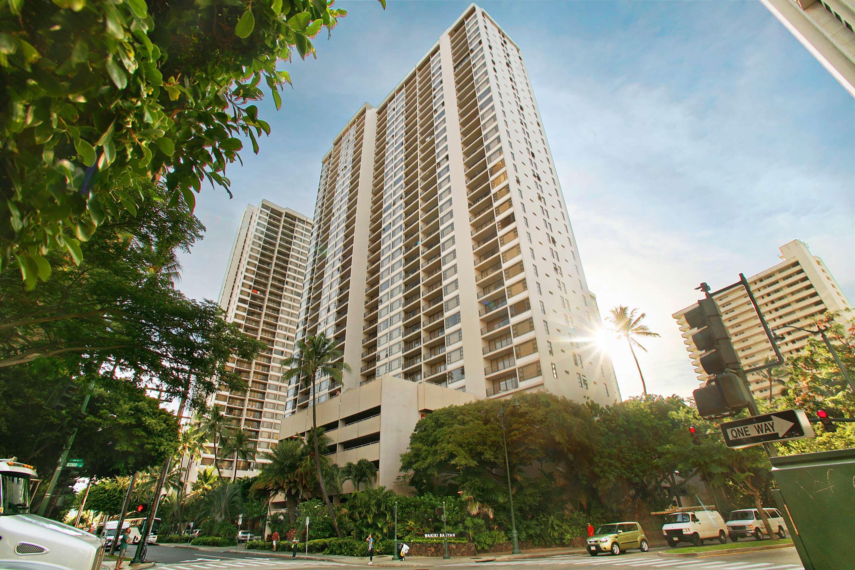 Aston At The Waikiki Banyan Aparthotel 3*