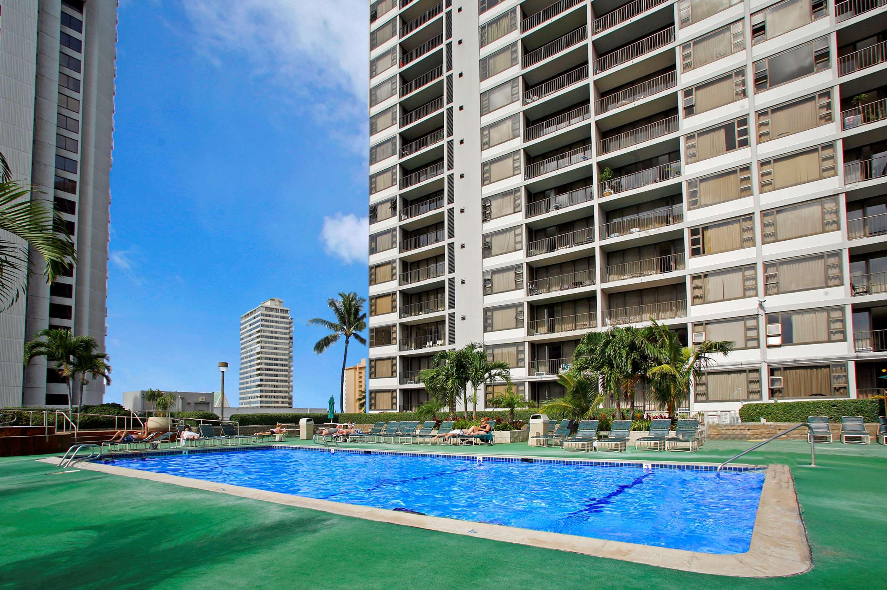 Aston At The Waikiki Banyan Aparthotel