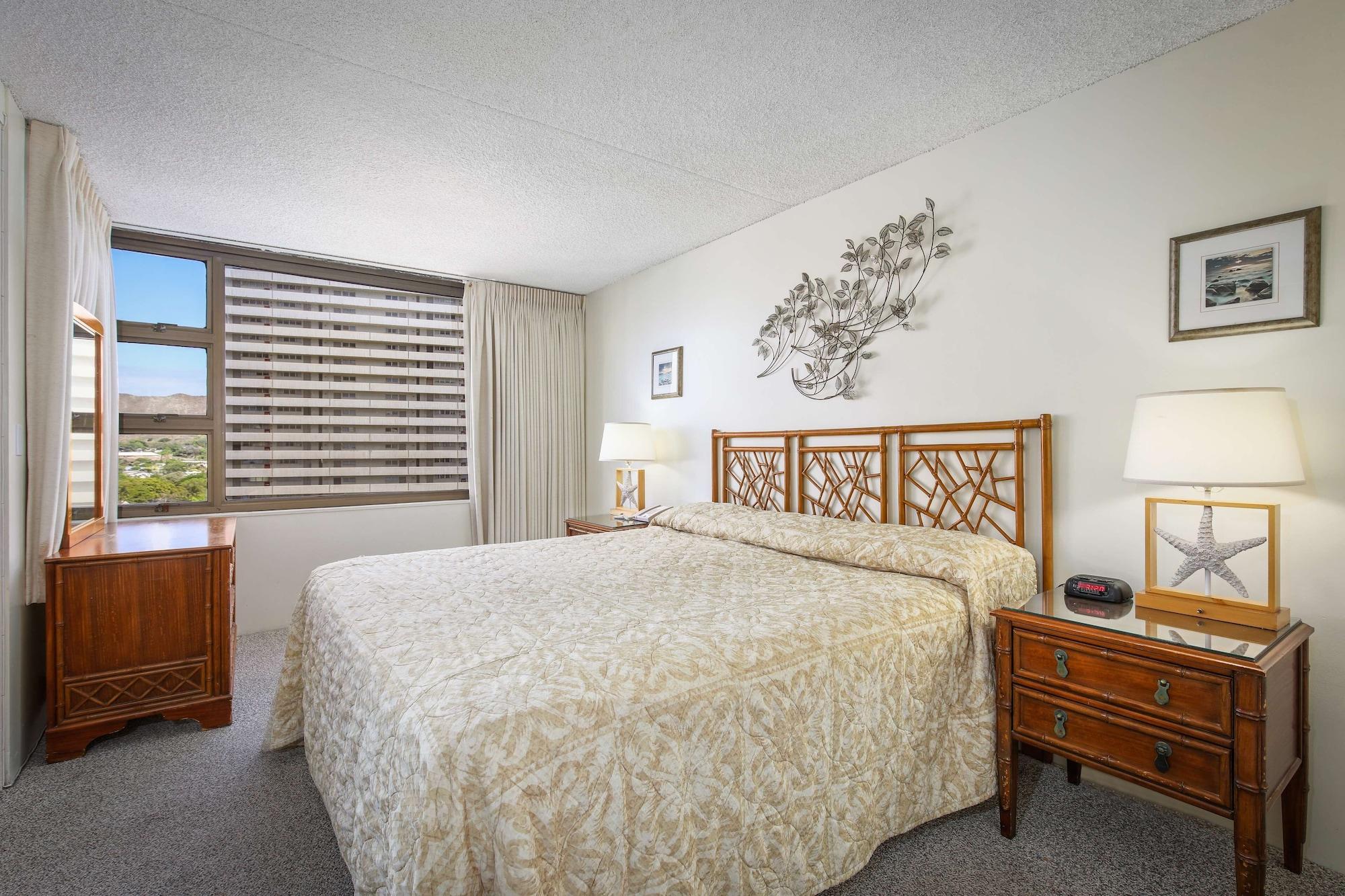Aston At The Waikiki Banyan Aparthotel 3*