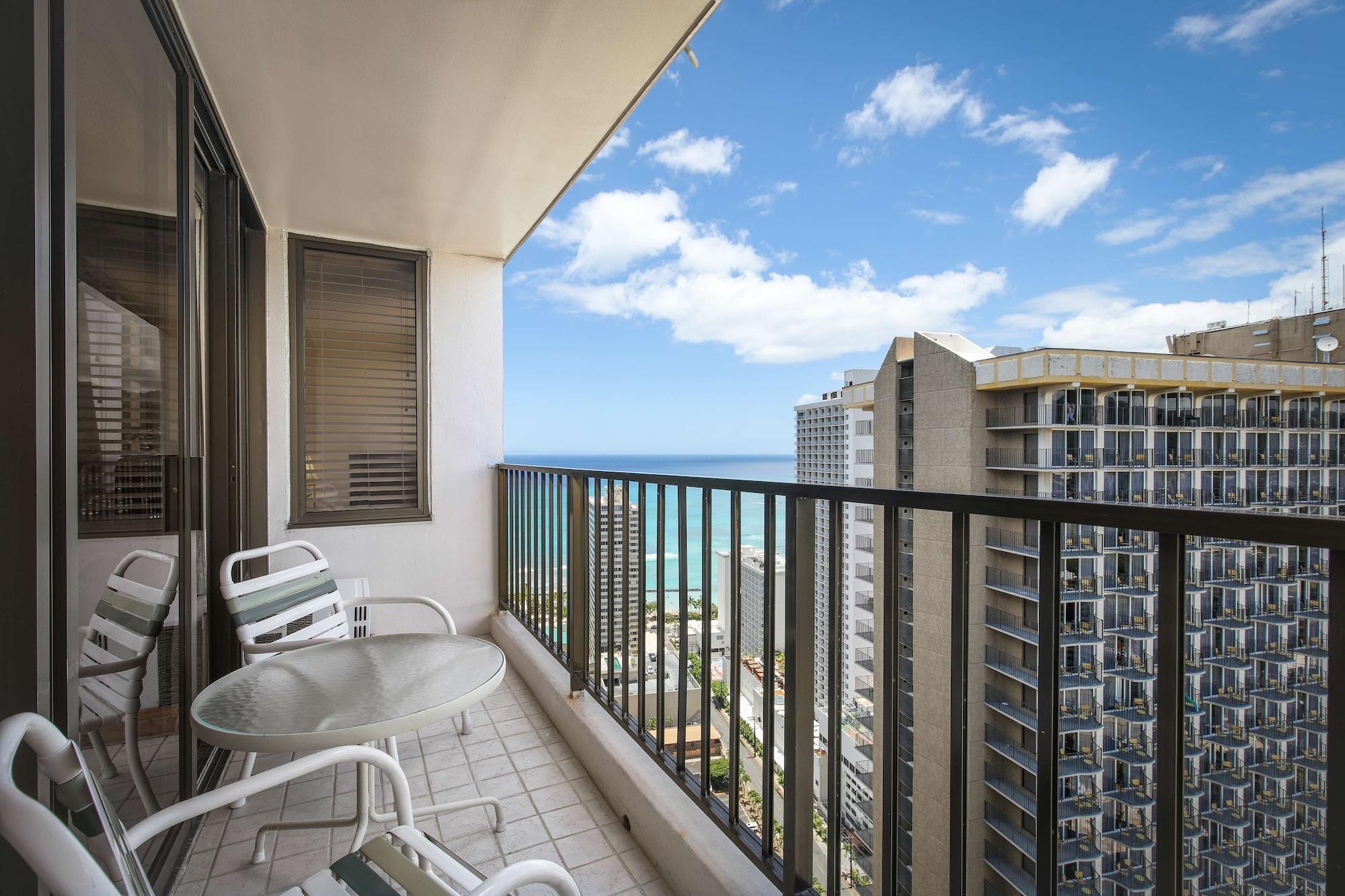 Aston At The Waikiki Banyan